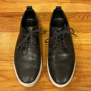 CLAE mens plain toe sneaker. Black. Size 10. Excellent condition.